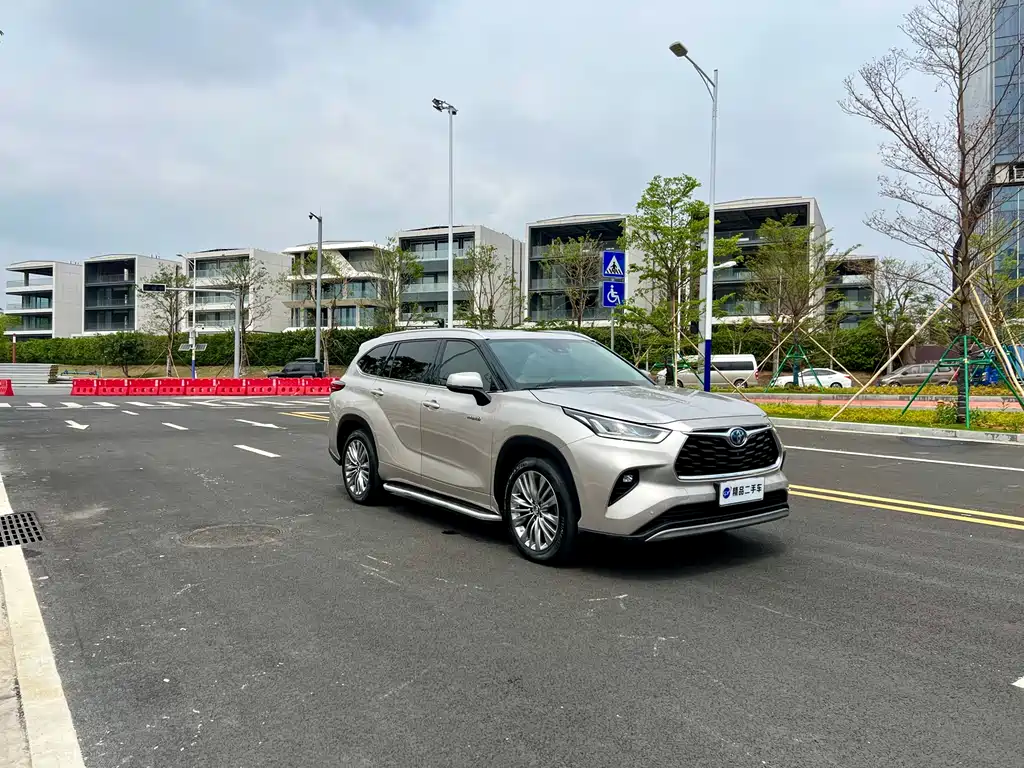 Toyota Highlander 2022 Hybrid 2.5L AWD Premium 7-Seater