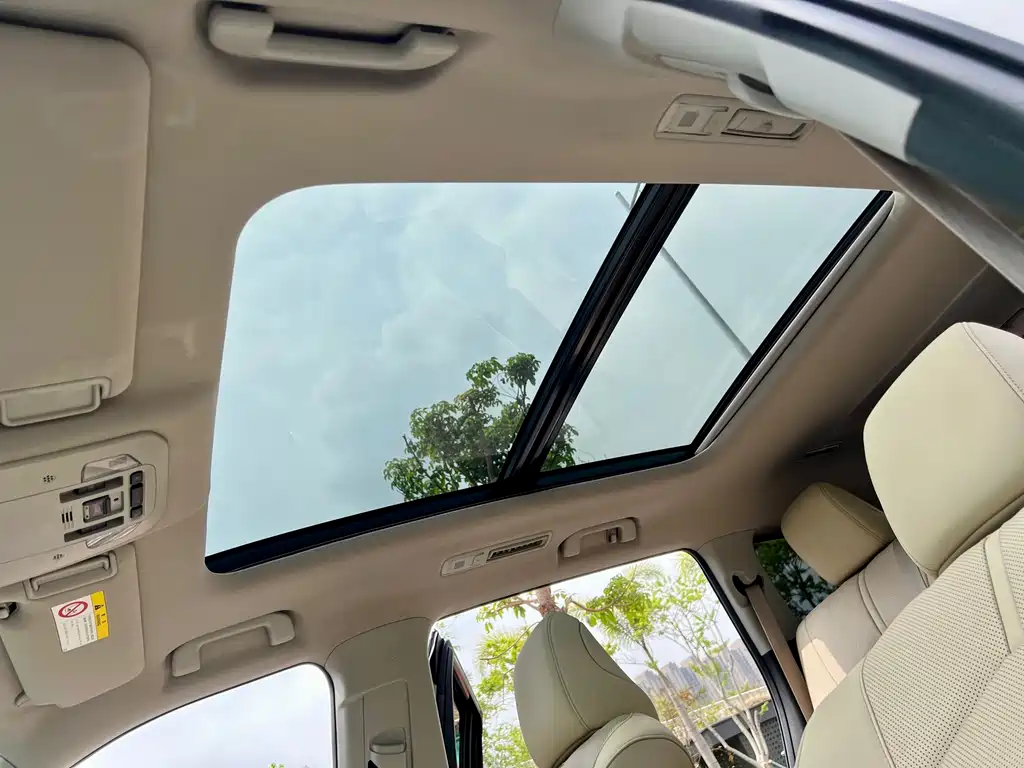 Toyota Highlander 2022 Hybrid 2.5L AWD Premium 7-Seater