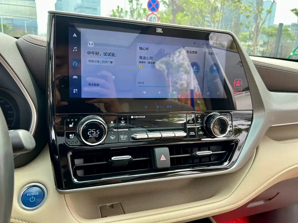 Toyota Highlander 2022 Hybrid 2.5L AWD Premium 7-Seater