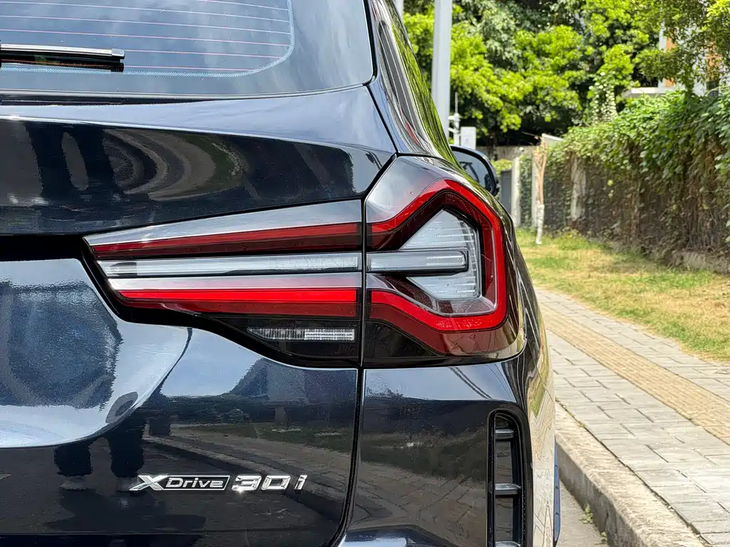 BMW X3 2023 xDrive30i Leading Edition M Night Package