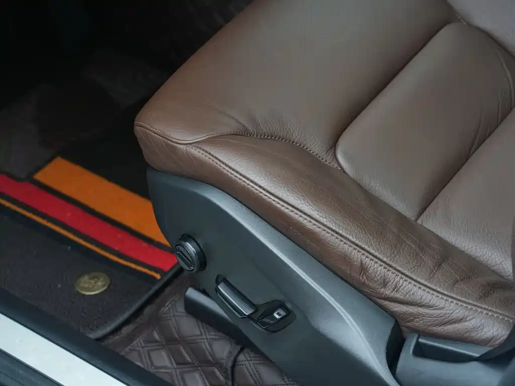 Volvo XC60 2020 T5 AWD Zhiyi Luxury Edition