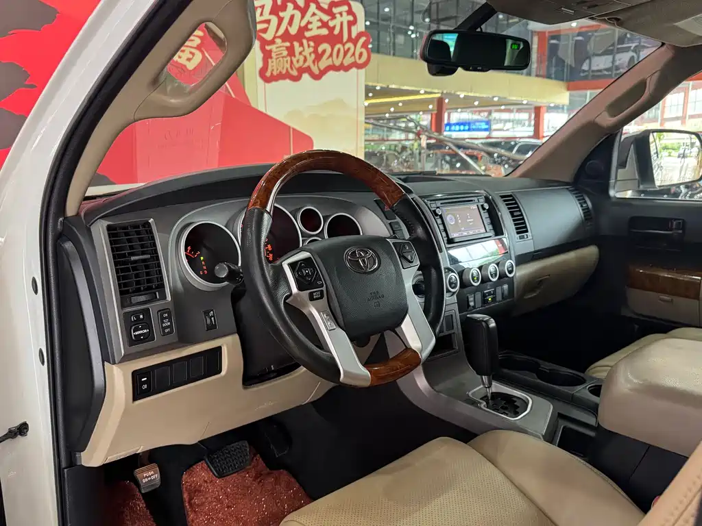 Toyota Sequoia 2015 5.7L US Spec