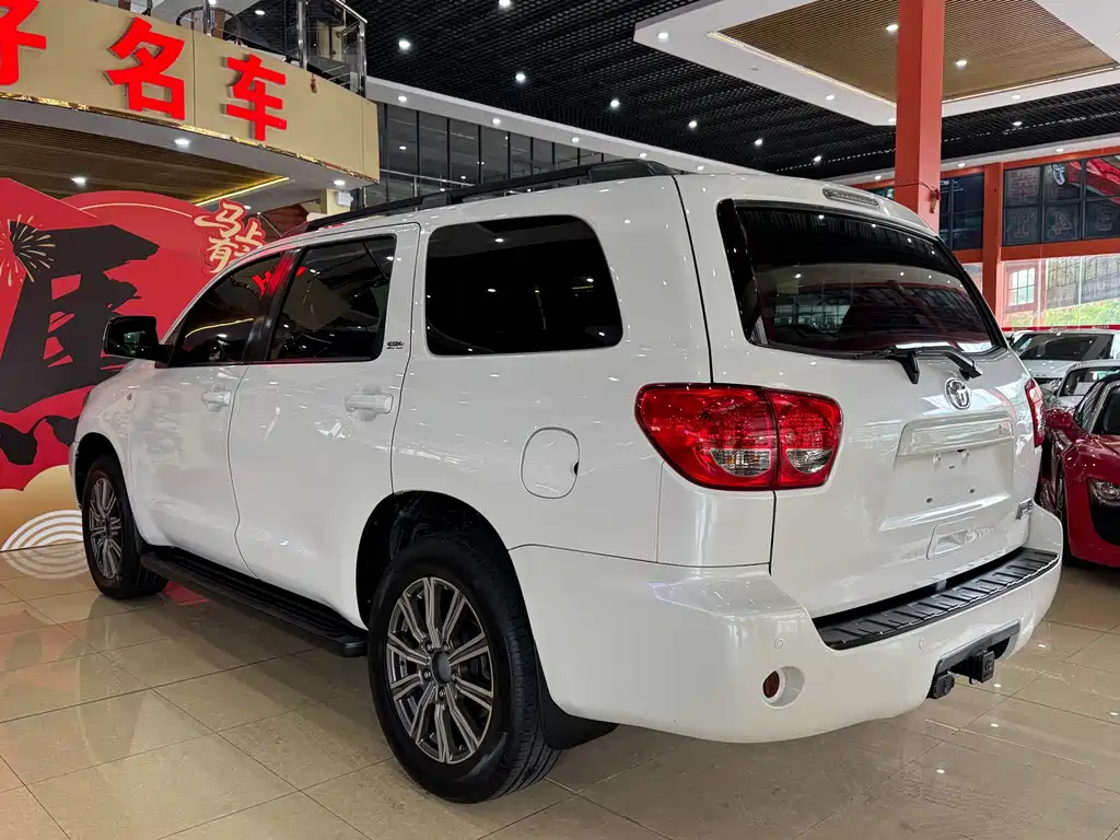 Toyota Sequoia 2015 5.7L US Spec