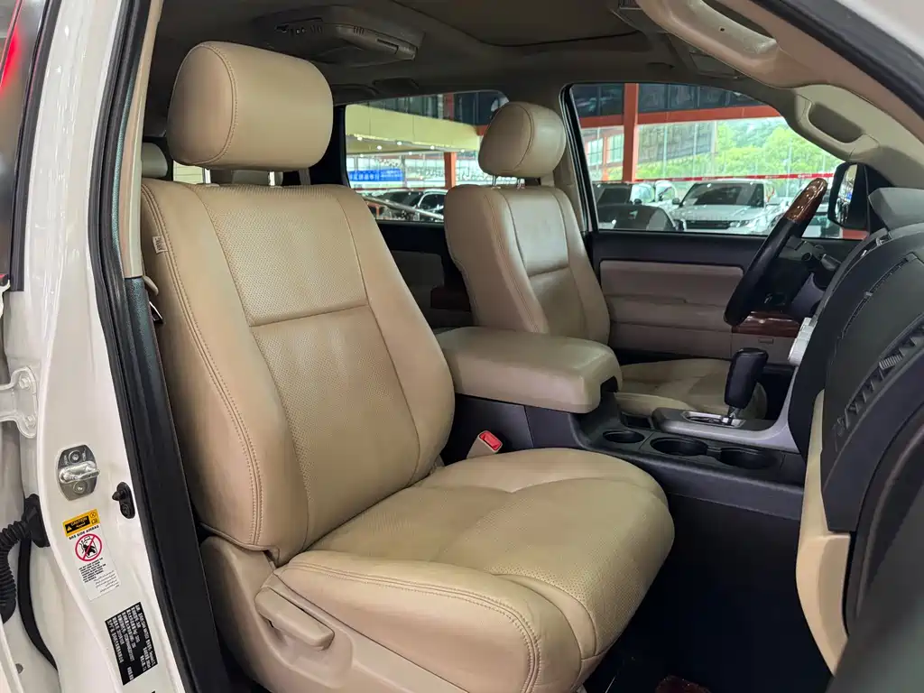 Toyota Sequoia 2015 5.7L US Spec