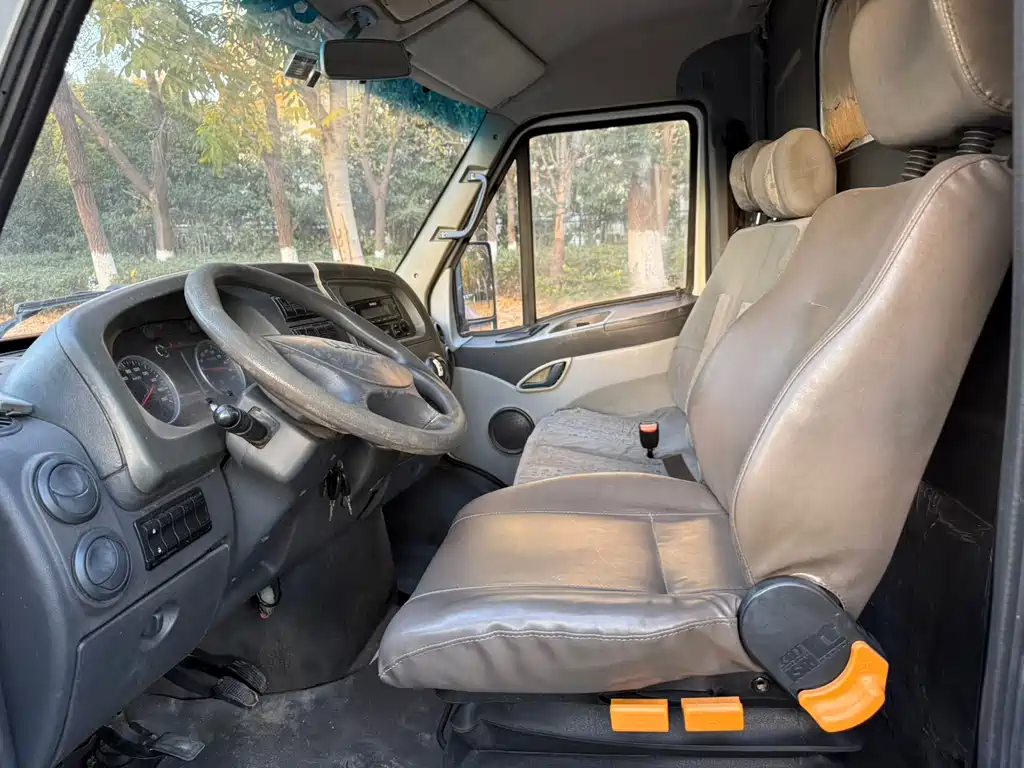 Iveco Bao Di 2013 2.8T-V36 Box Truck