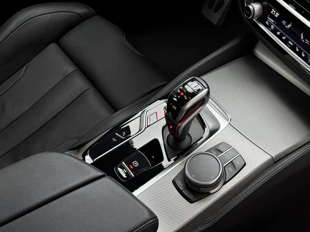 BMW M5 2021