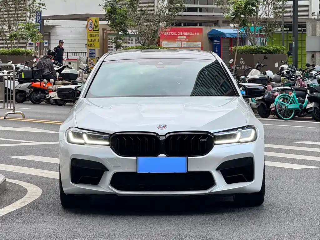 BMW M5 2021