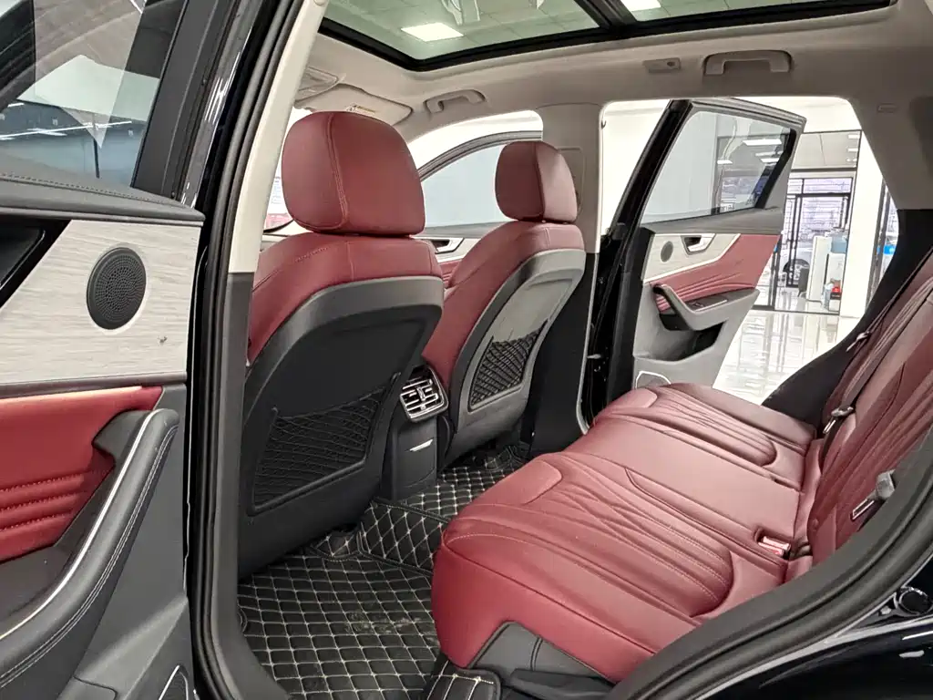 Hongqi HS5 2025 2.0T FWD Qi Xiang Pro Edition