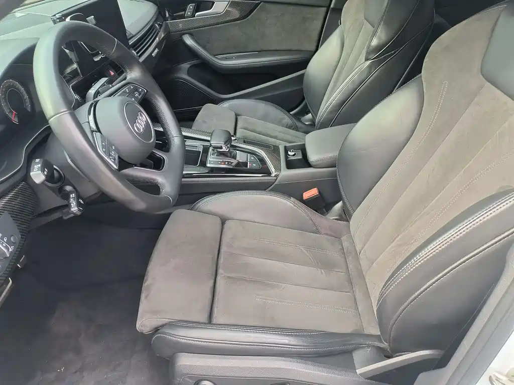 Audi A4L 2023 45 TFSI quattro Zhenxuan Dynamic Edition