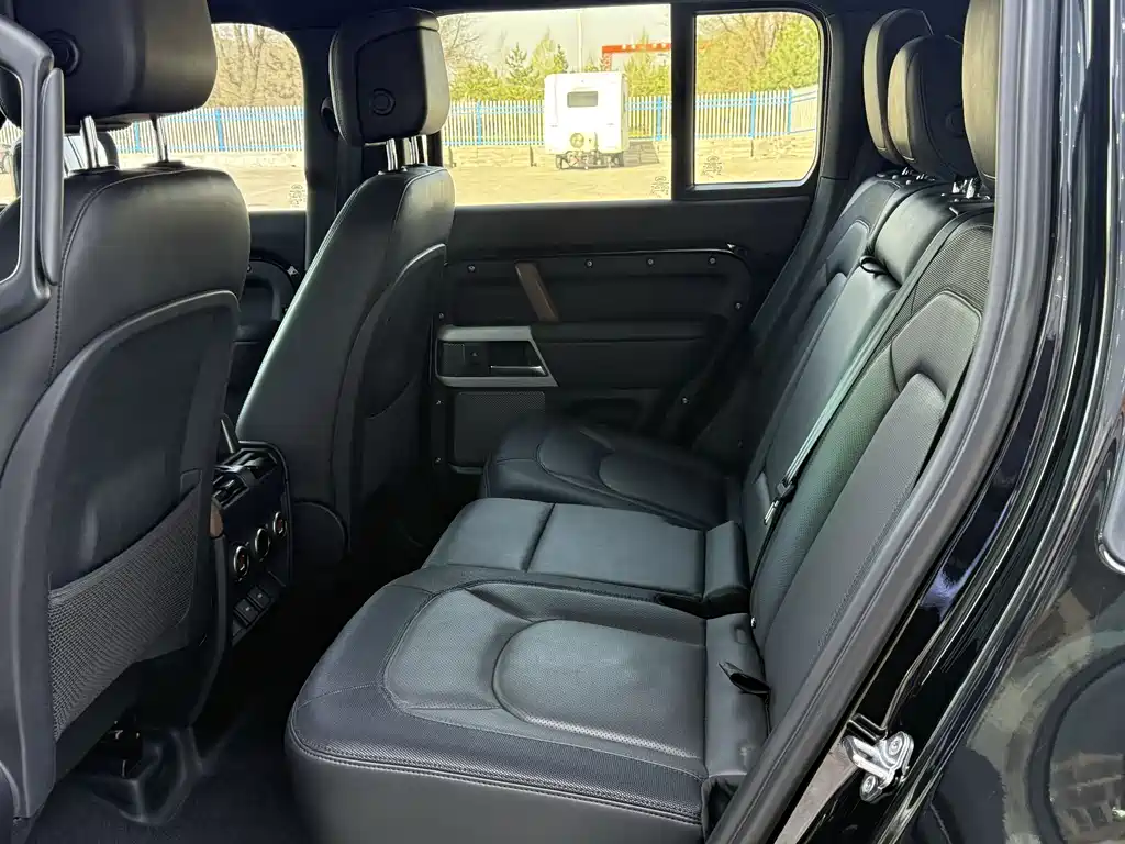 Land Rover Defender 2024 110 3.0T P400 X-DYNAMIC HSE