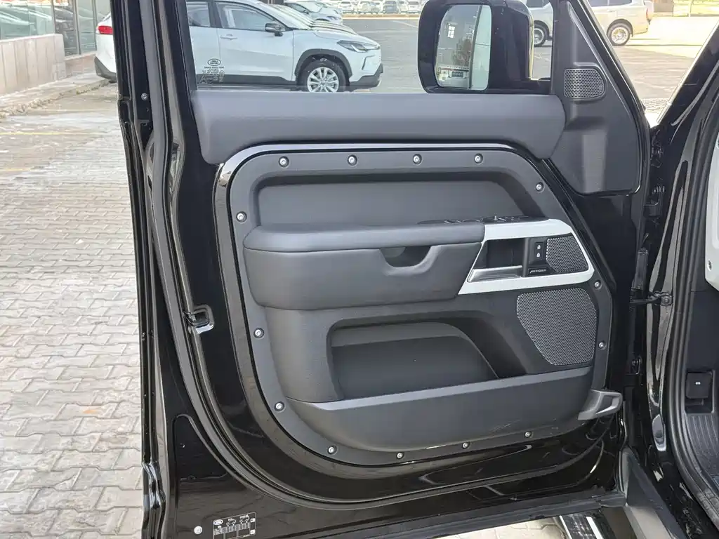 Land Rover Defender 2024 110 3.0T P400 X-DYNAMIC HSE
