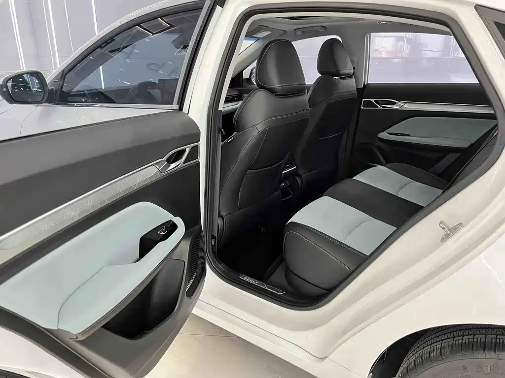 Geely Emgrand L 2022 1.4T CVT Supreme