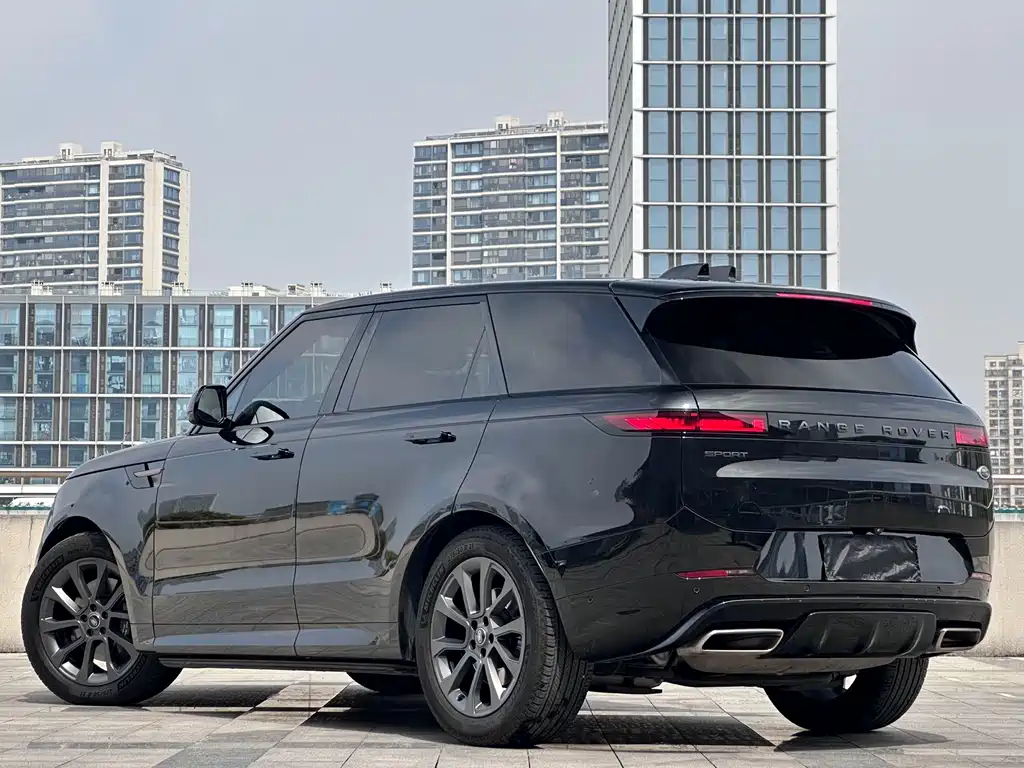 Range Rover Sport 2024 400PS Dynamic SE