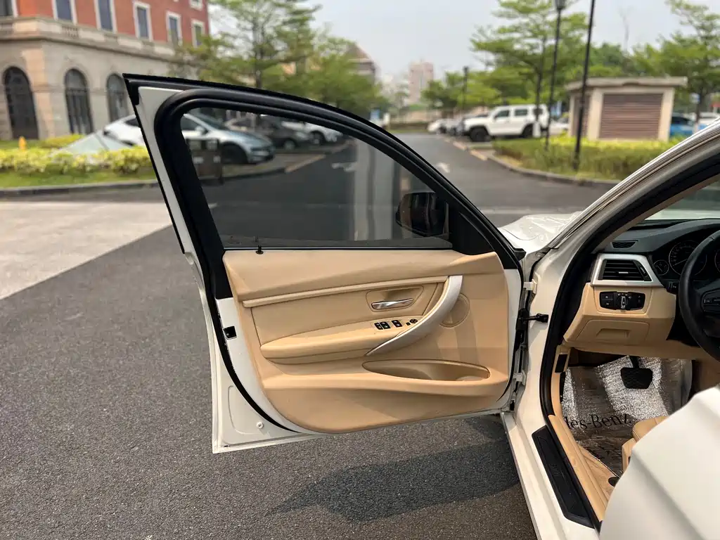 BMW 3 Series 2014 320Li Fashion Edition