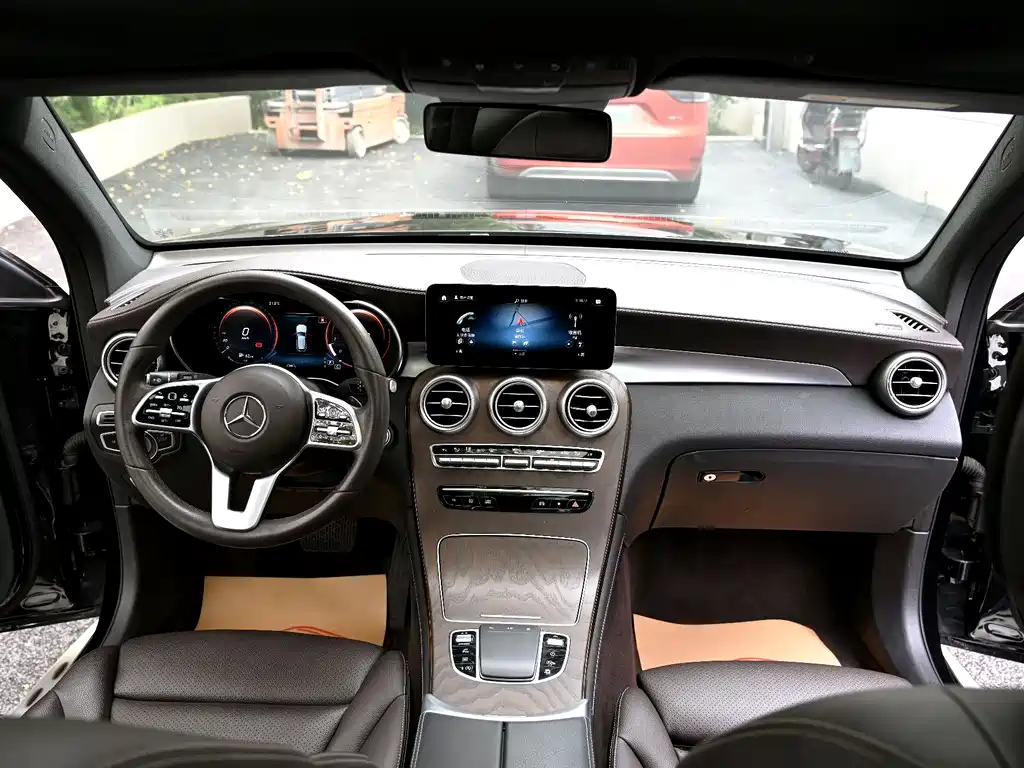 Mercedes-Benz GLC 2020 Facelift GLC 300 L 4MATIC Dynamic Edition