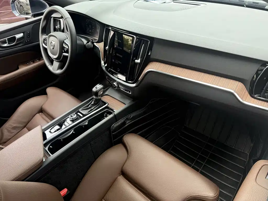 Volvo S60 2021 T4 Momentum Luxury Edition