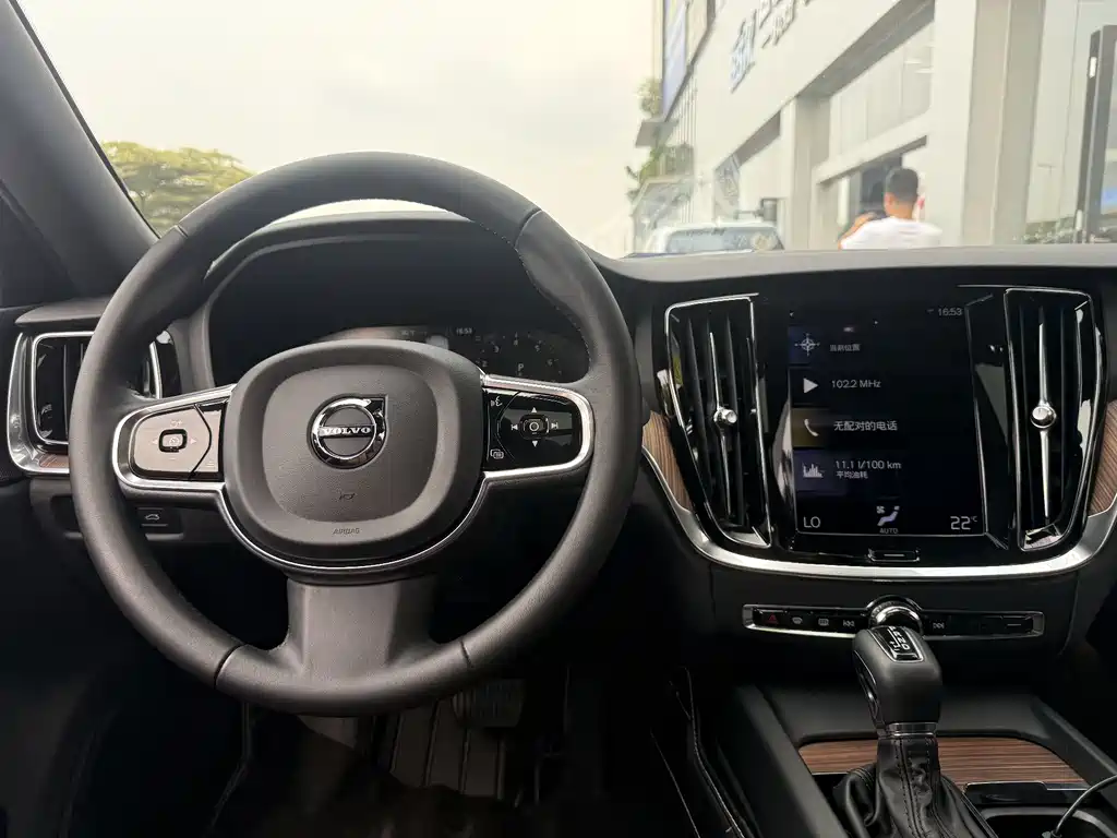 Volvo S60 2021 T4 Momentum Luxury Edition
