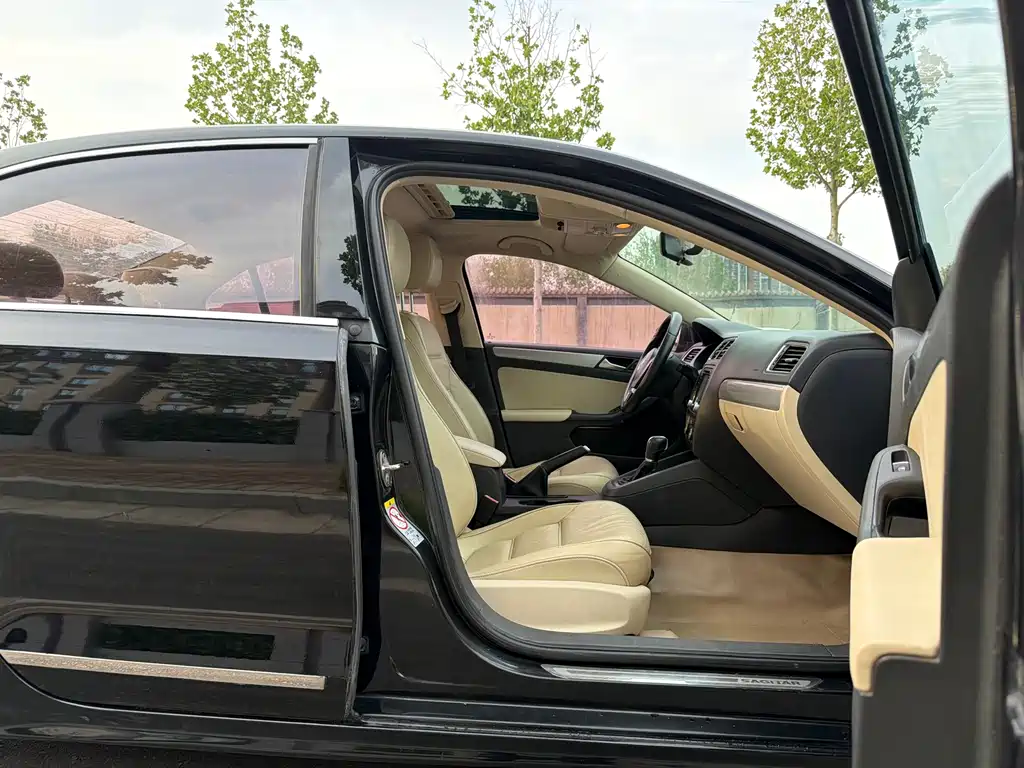 Volkswagen Sagitar 2012 1.4TSI Automatic Luxury