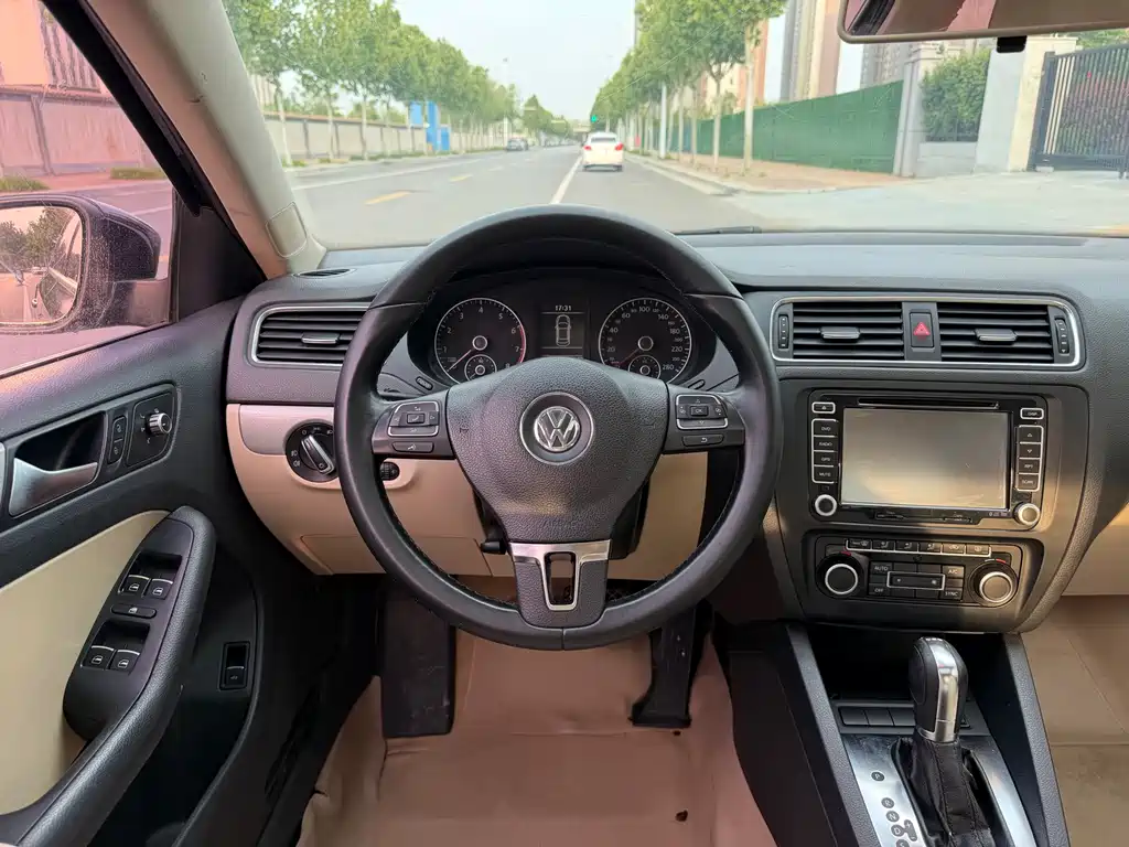 Volkswagen Sagitar 2012 1.4TSI Automatic Luxury