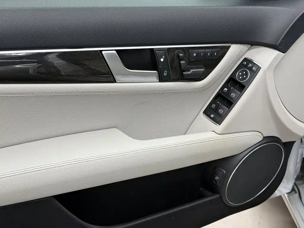 Mercedes-Benz C-Class 2011 C 200 CGI Fashion Edition