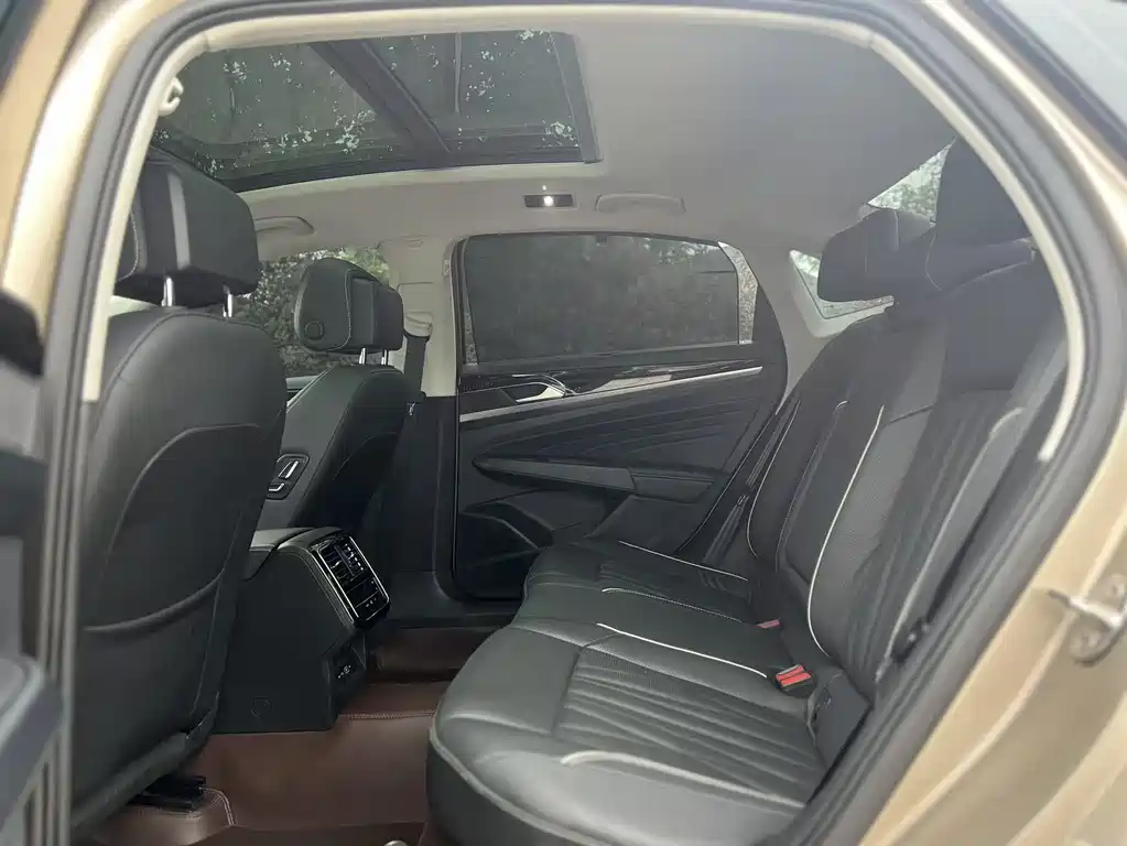Passat 2022 330TSI Starlight Luxury Edition