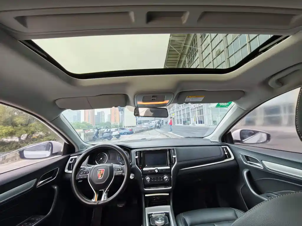 Roewe i6 NEV 2019 PLUS 50T 4G Interconnect Glory Luxury Edition