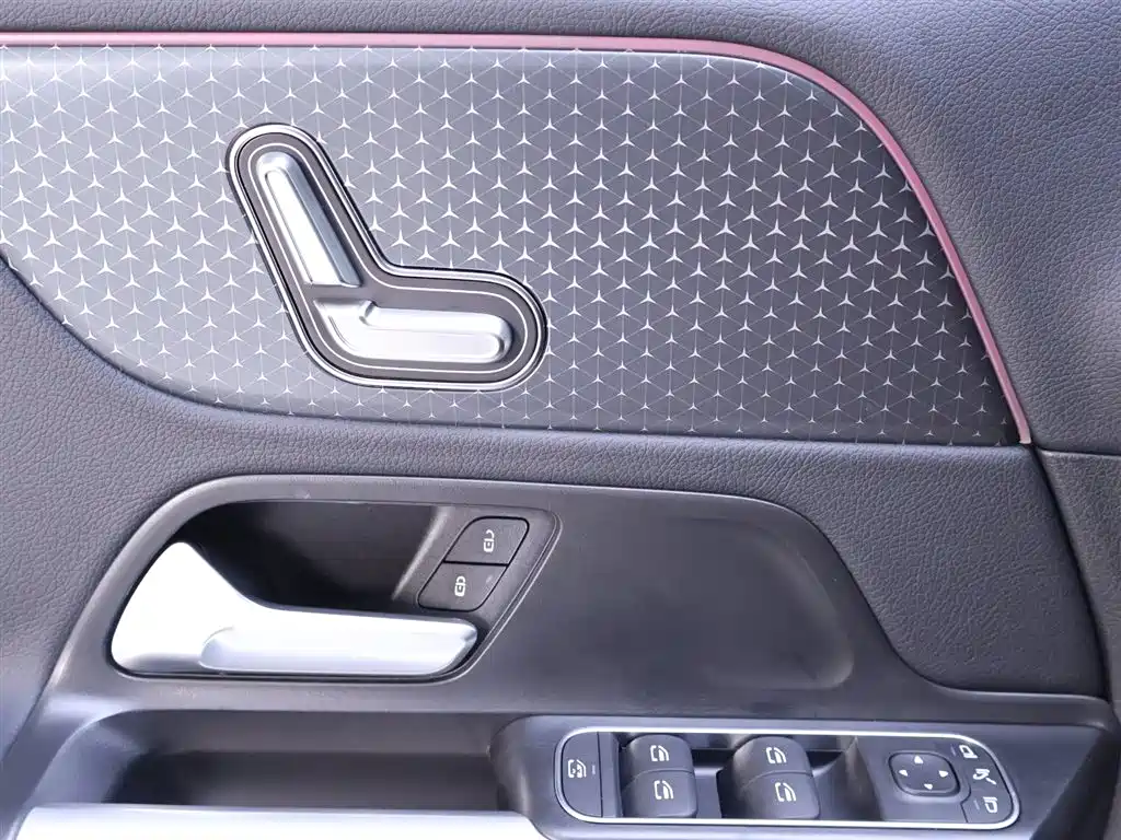 Mercedes-Benz GLB 2025 GLB 220 Dynamic Trim