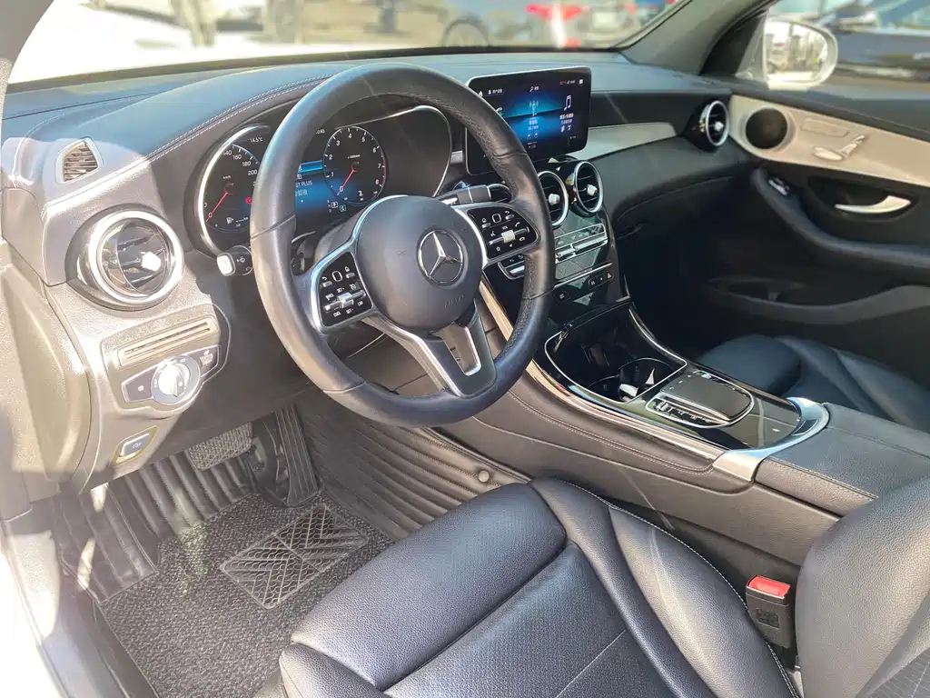 Mercedes-Benz GLC Coupe 2021 GLC 260 4MATIC Coupe SUV