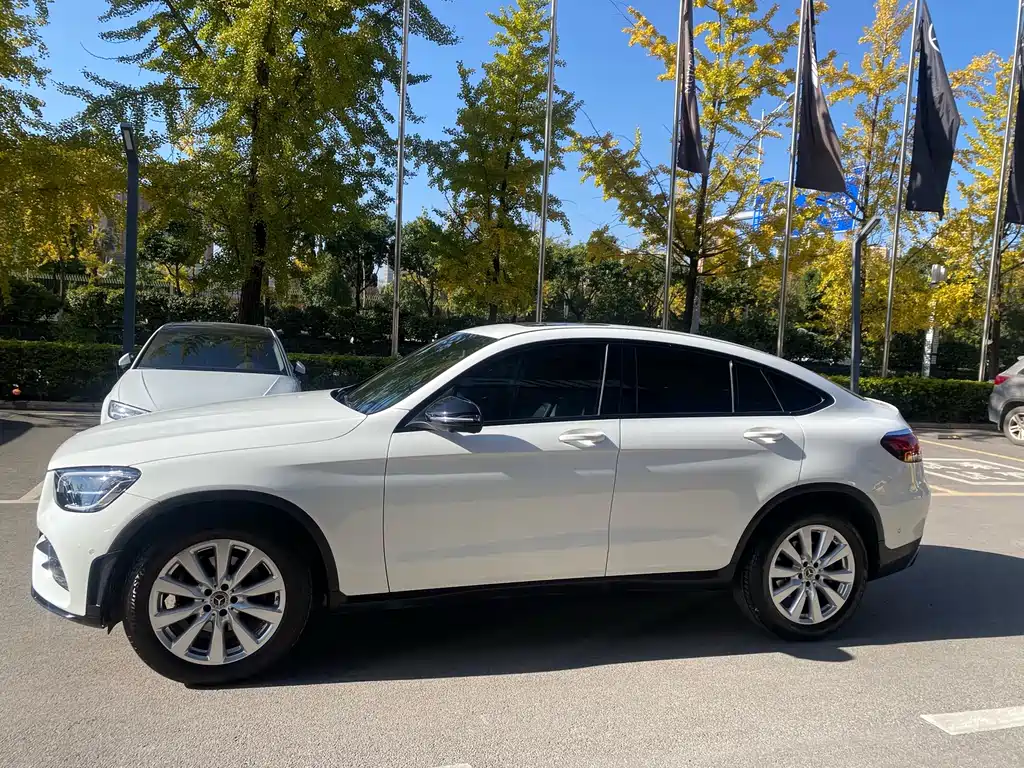 Mercedes-Benz GLC Coupe 2021 GLC 260 4MATIC Coupe SUV