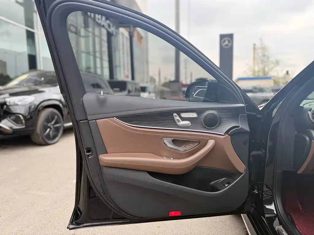 Mercedes-Benz E-Class 2023 E 260 L Sport