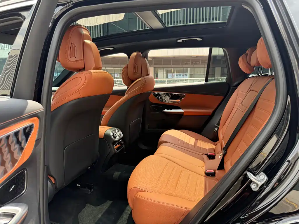 Mercedes-Benz GLC 2025 GLC 300 L 4MATIC Dynamic 5-Seater