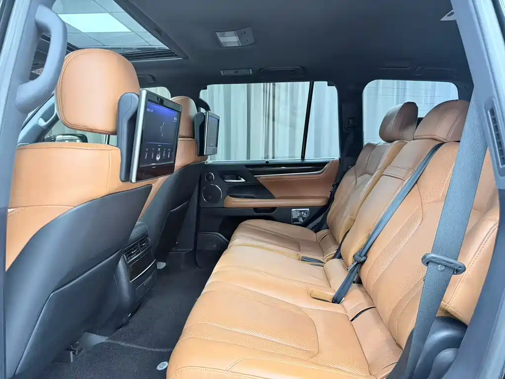 Lexus LX 2016 570 Luxury Edition
