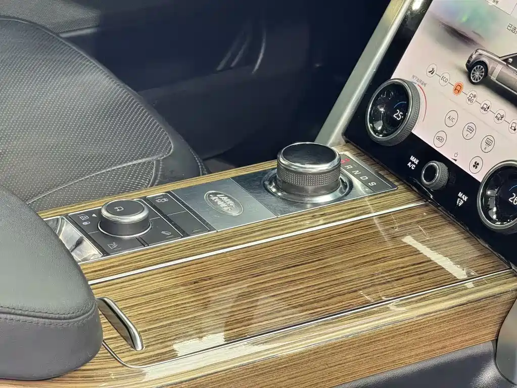 Range Rover 2018 3.0 SC V6 Vogue Heritage Edition