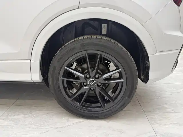 Audi Q2L 2024 35 TFSI Entry Dynamic Edition