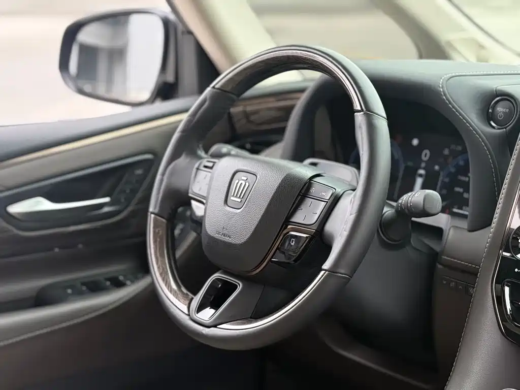 Vellfire 2024 Crown Hybrid 2.5L Supreme Executive Edition
