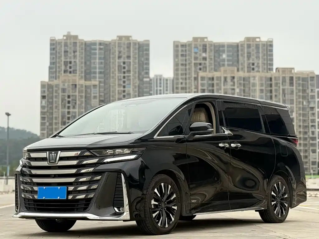 Vellfire 2024 Crown Hybrid 2.5L Supreme Executive Edition