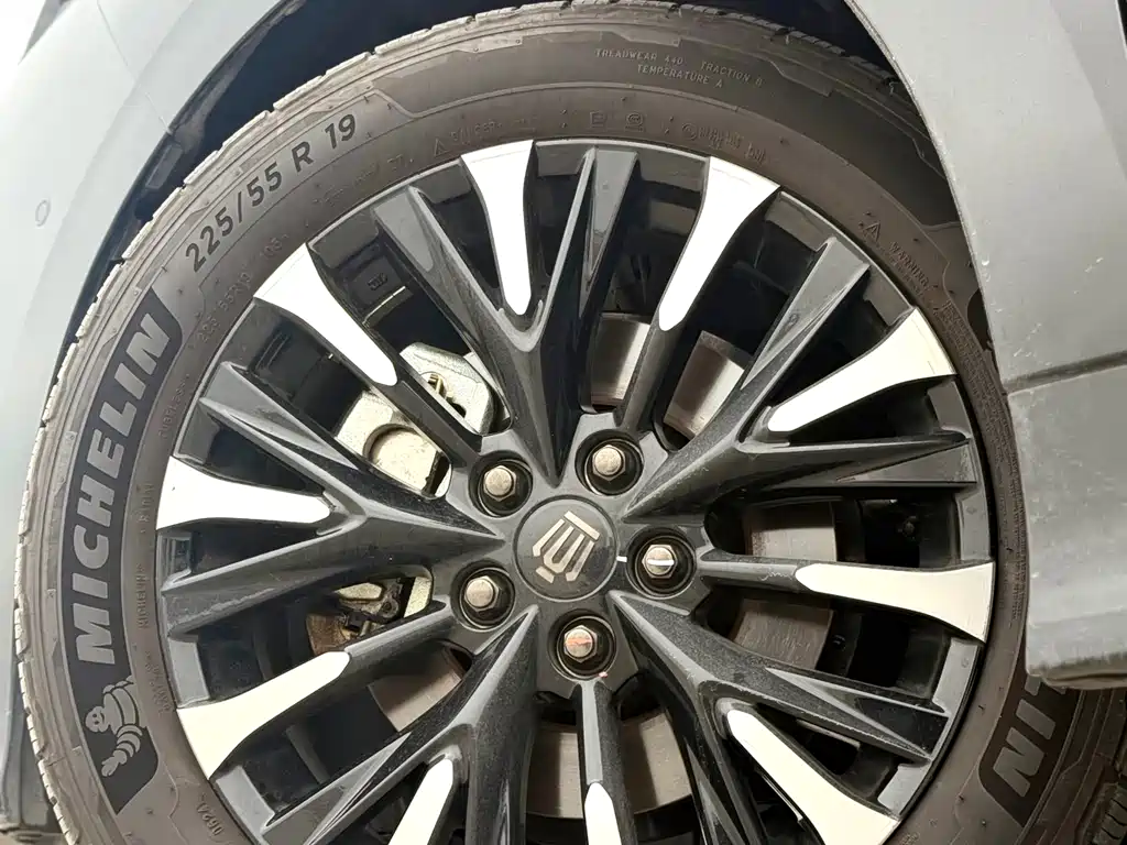 Vellfire 2024 Crown Hybrid 2.5L Supreme Executive Edition