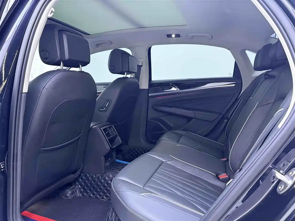 Volkswagen Passat 2022 330TSI Highline