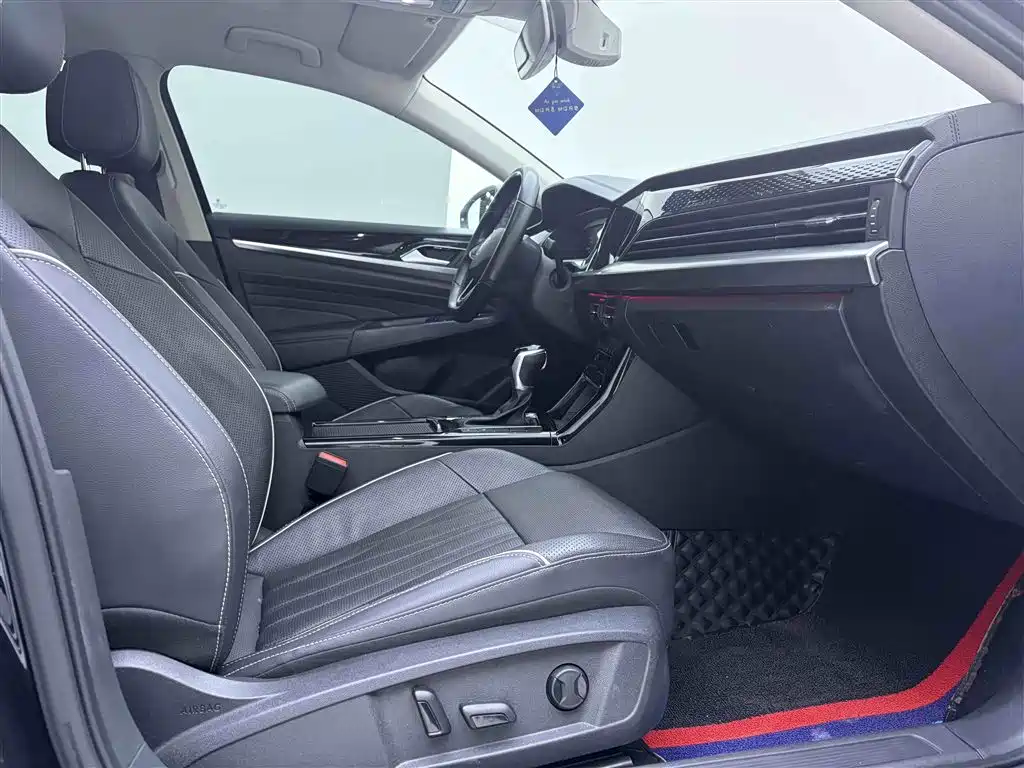 Volkswagen Passat 2022 330TSI Highline