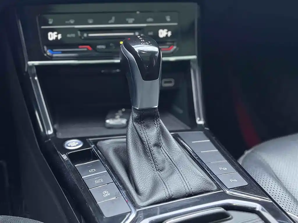Volkswagen Passat 2022 330TSI Highline