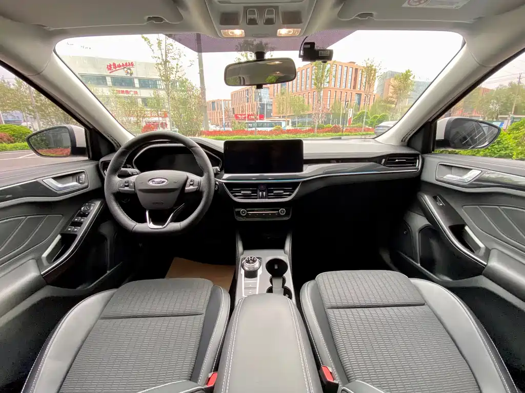 Ford Focus 2021 Hatchback EcoBoost 180 Automatic Fengchao Edition
