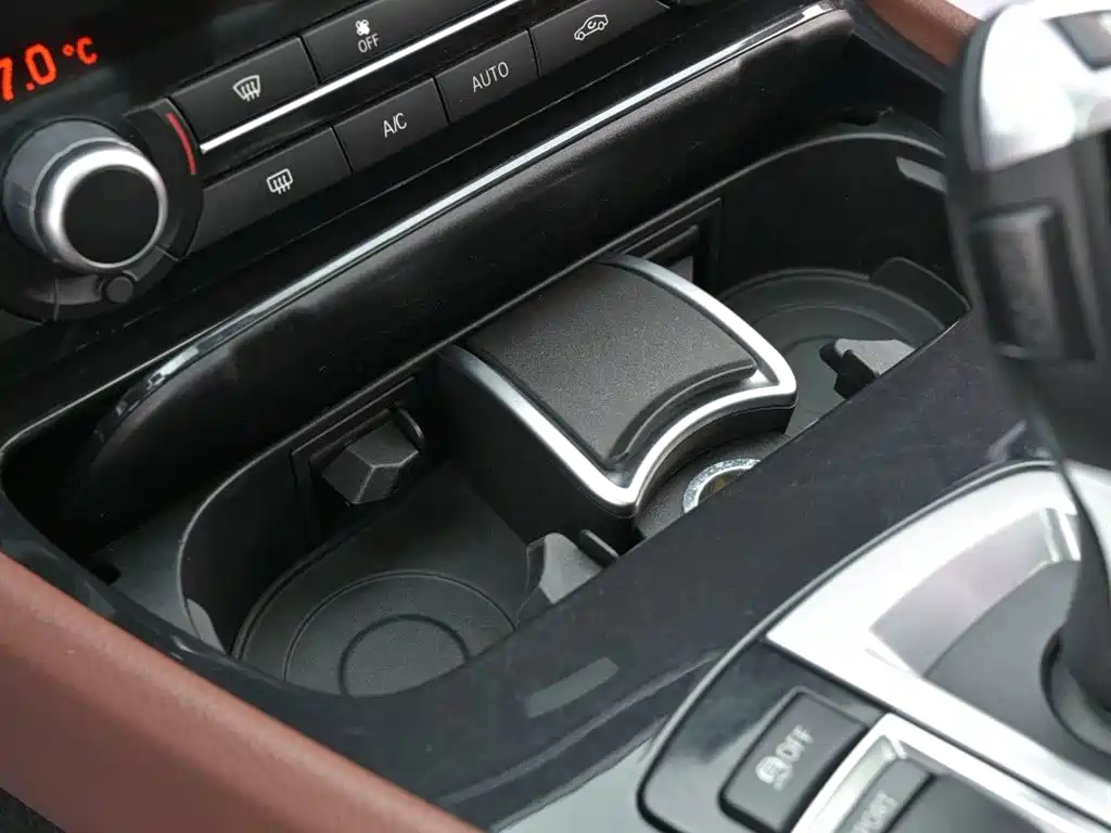 BMW 5 Series GT 2017 528i Leading Edition