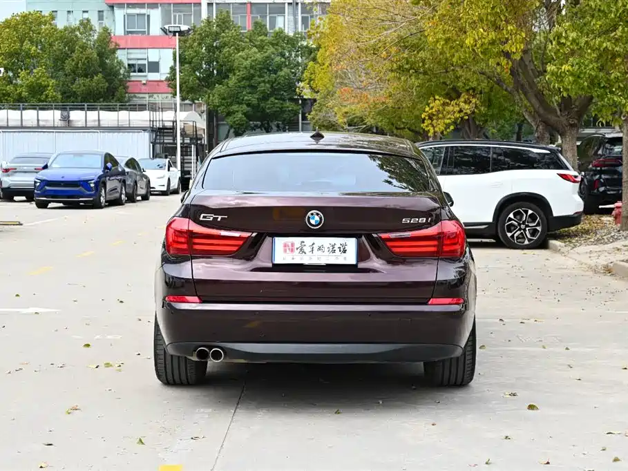 BMW 5 Series GT 2017 528i Leading Edition