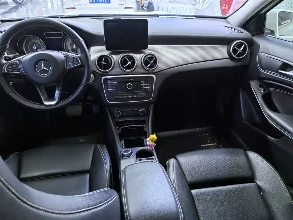 Mercedes-Benz GLA 2016 GLA 200 Fashion