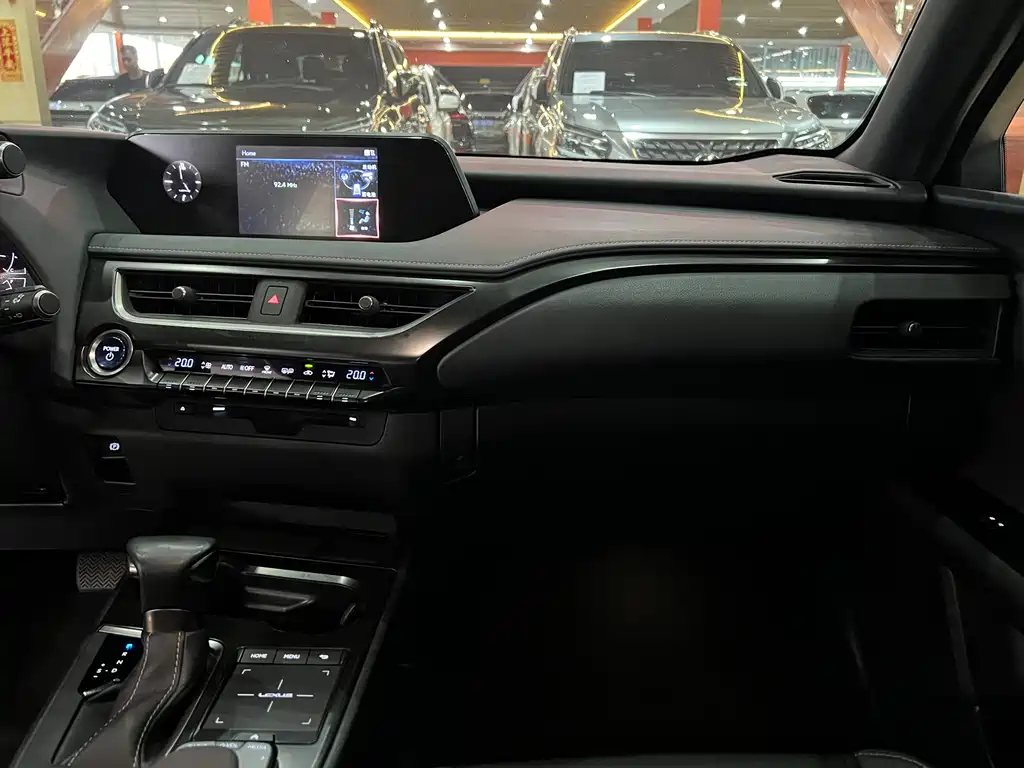Lexus UX 2020 260h F Sport China V