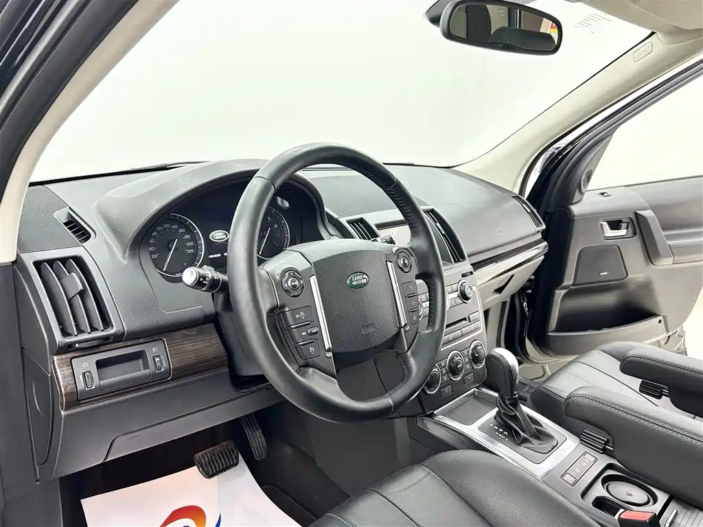 Land Rover Freelander 2 2013 2.0T Si4 SE Gasoline Version