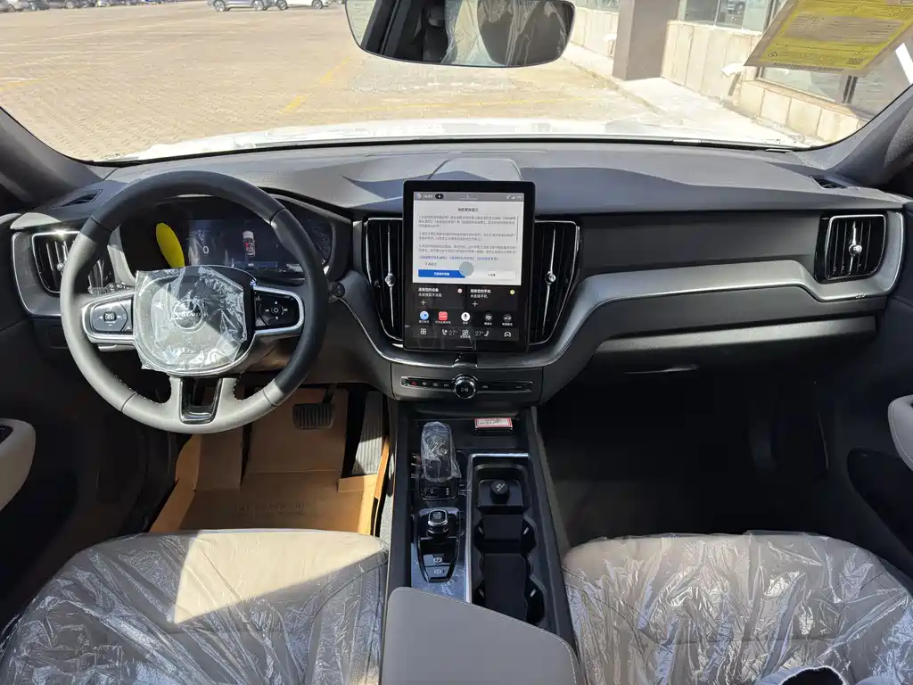 Volvo XC60 2026 B5 AWD Momentum