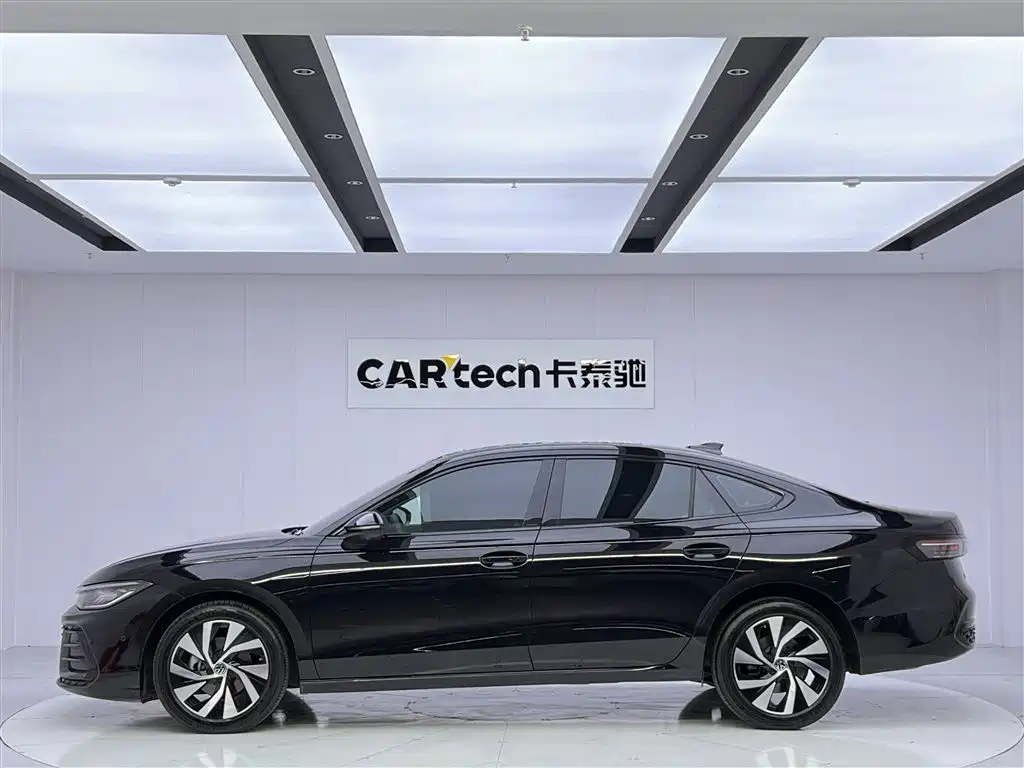 Volkswagen Passat 2025 Pro 380TSI Starry Dragon Edition
