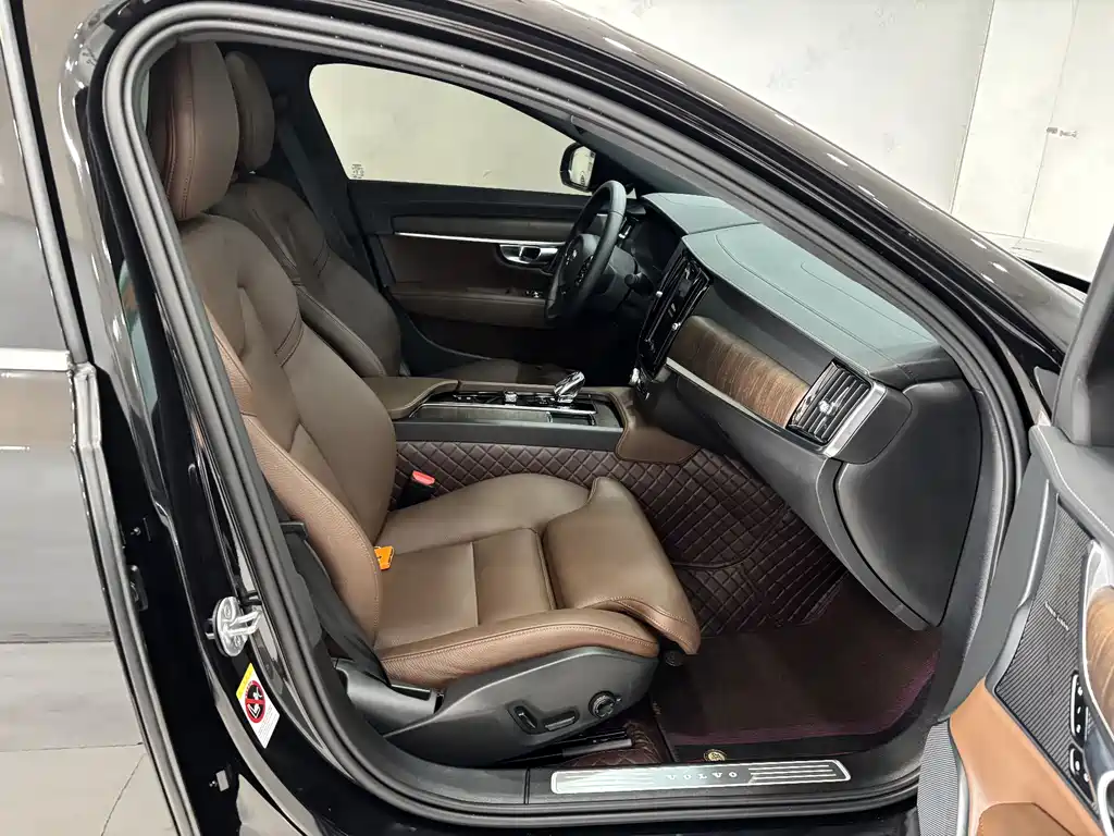 Volvo S90 2025 B5 Inscription