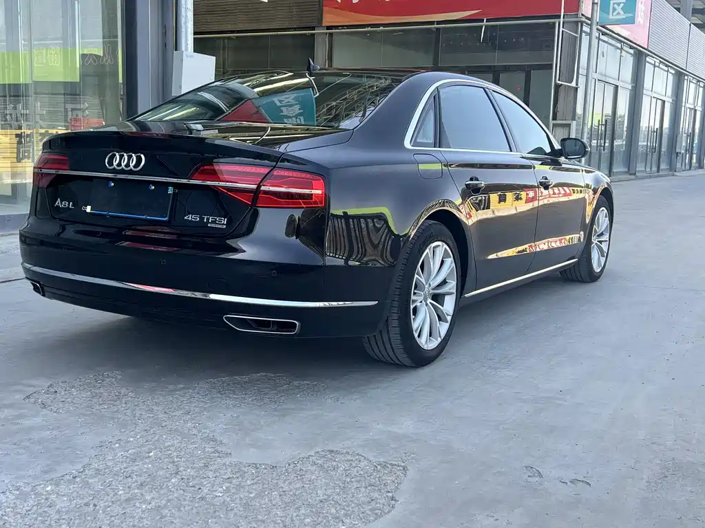 Audi A8L 45 TFSI quattro Luxury